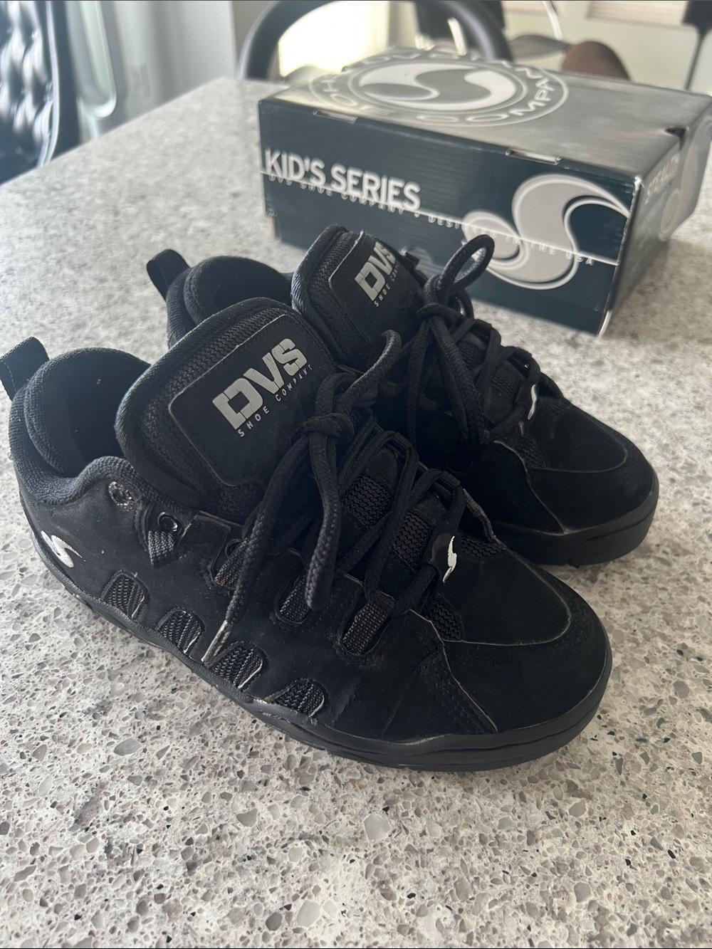 Vintage DVS Women’s Black Lace-Up Puffy Skate Sneakers